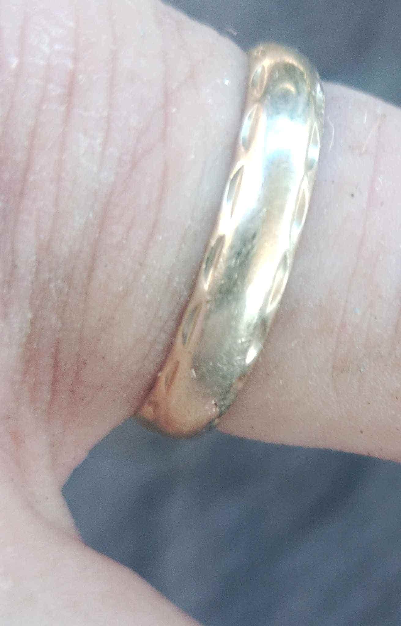 Aliança de casamento encontrada